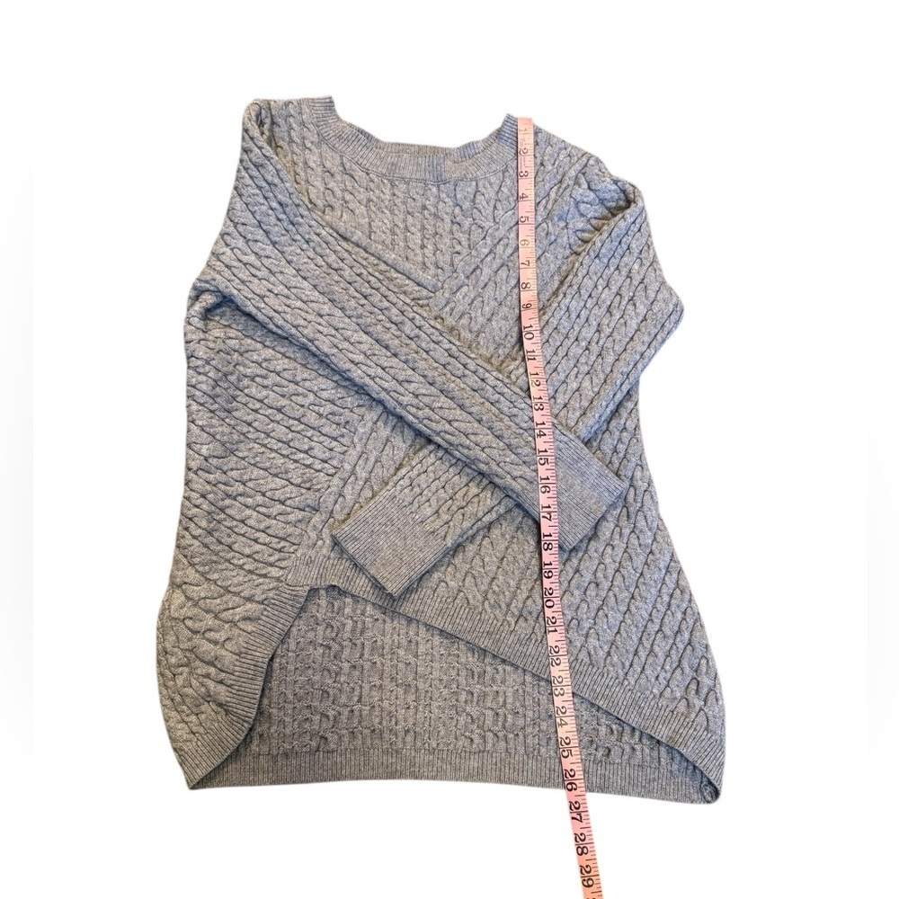Grey Evolution by Cyrus Aneesa asymmetrical hem sweater.  Women’s size Medium - Picture 8 of 13
